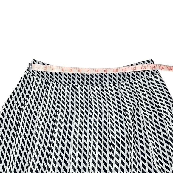 TALBOTS Chiffon Fully Lined Boxy Pleat Skirt Side Zipper Geometric Print US Sz 4 - Picture 5 of 8